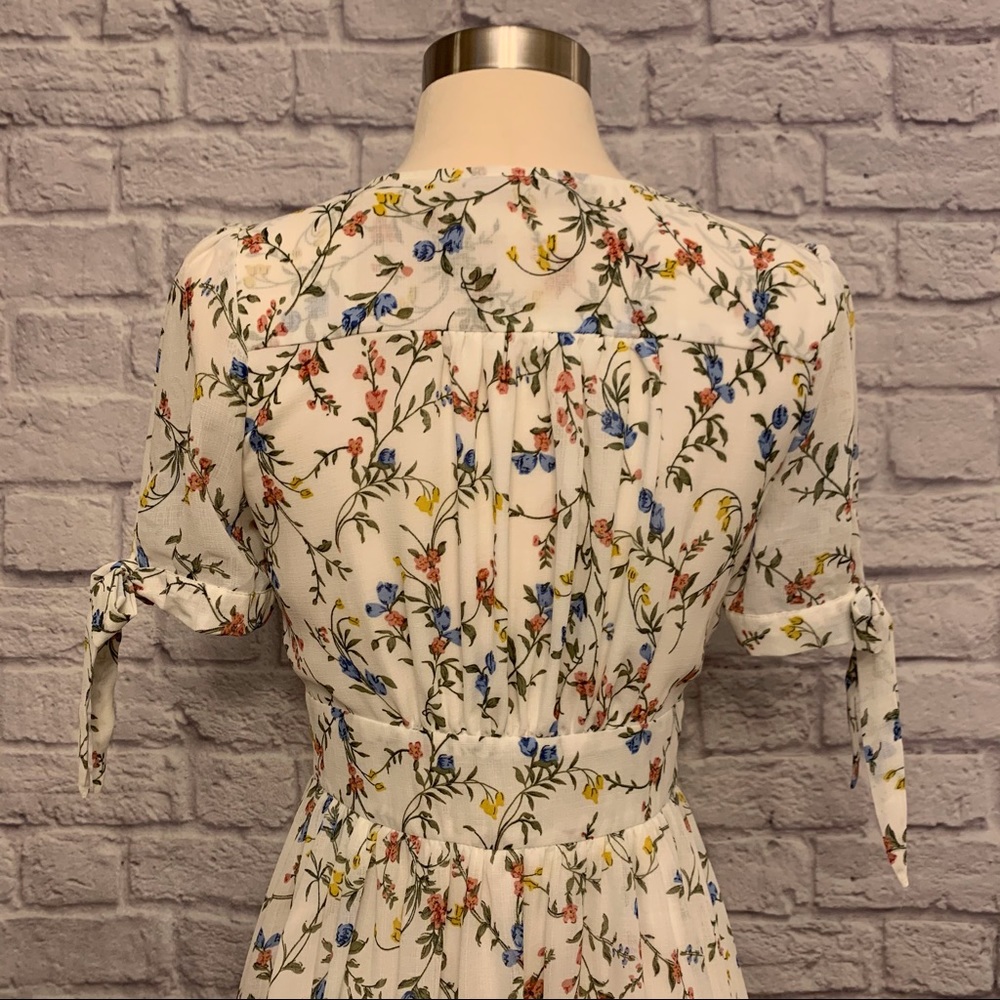 πHPπ Lost In Lunar Floral Button Front Dress - Picture 10 of 16